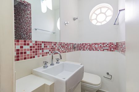 Apartamento à venda com 70m², 2 quartos e 1 vaga Apartamento à venda com 70m², 2 quartos e 1 vagaBanheiro da Suíte