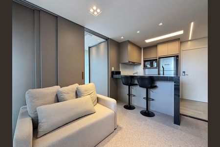 Sala/Cozinha de apartamento para alugar com 1 quarto, 42m² em Itaim Bibi, São Paulo
