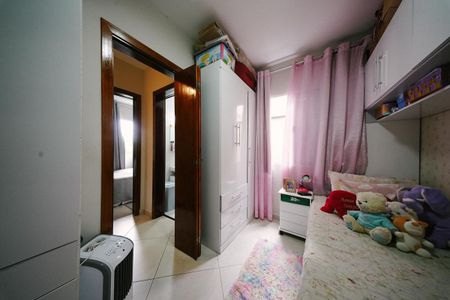 Casa à venda com 62m², 2 quartos e 2 vagas Casa à venda com 62m², 2 quartos e 2 vagasQuarto 2