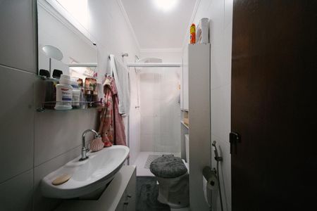 Casa à venda com 62m², 2 quartos e 2 vagas Casa à venda com 62m², 2 quartos e 2 vagasBanheiro