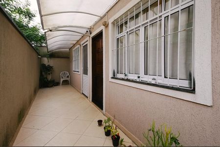 Casa à venda com 62m², 2 quartos e 2 vagas