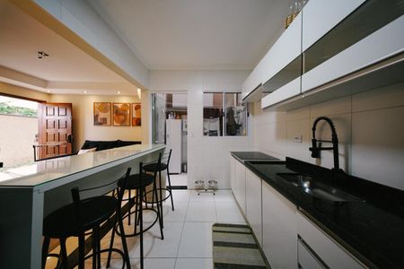 Casa à venda com 62m², 2 quartos e 2 vagas Casa à venda com 62m², 2 quartos e 2 vagasCozinha
