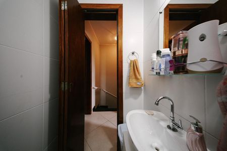 Casa à venda com 62m², 2 quartos e 2 vagas Casa à venda com 62m², 2 quartos e 2 vagasBanheiro