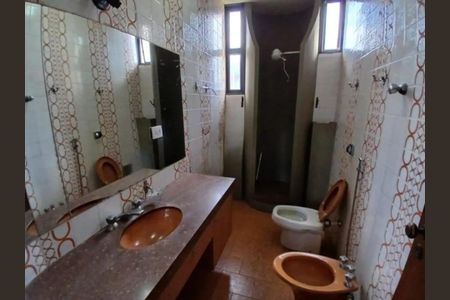 Casa para alugar com 170m², 4 quartos e 2 vagasBanheiro