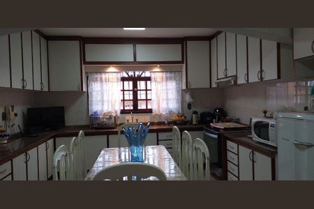 Casa à venda com 4 quartos, 310m² em Parque Marajoara, Santo André
