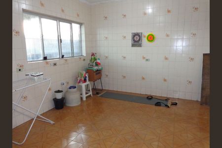 Casa à venda com 206m², 2 quartos e 2 vagas