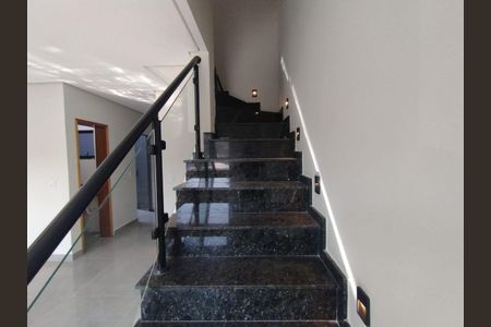 Casa à venda com 130m², 3 quartos e 4 vagas