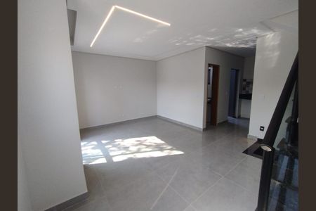 Casa à venda com 130m², 3 quartos e 4 vagas