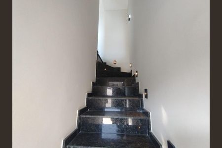 Casa à venda com 130m², 3 quartos e 4 vagas