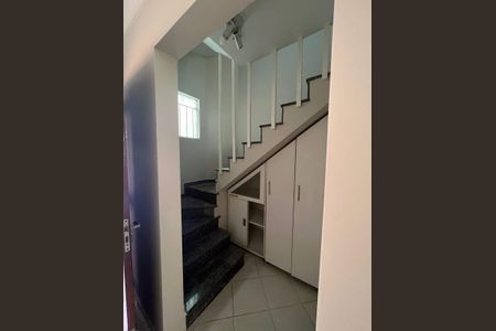 Casa de condomínio à venda com 106m², 4 quartos e 2 vagas