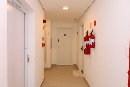 Apartamento à venda com 31m², 2 quartos e sem vagaÁrea comum - Saguão do andar
