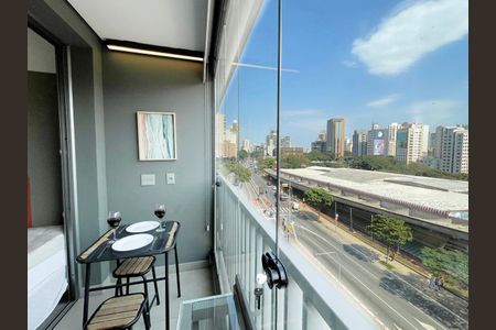 Apartamento à venda com 15m², 1 quarto e sem vagaVaranda