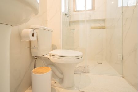 Apartamento para alugar com 68m², 2 quartos e sem vaga Apartamento para alugar com 68m², 2 quartos e sem vagaBanheiro da Suíte