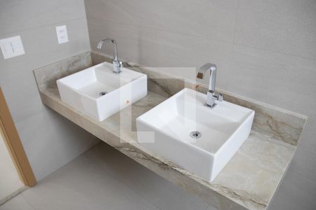 Apartamento à venda com 140m², 4 quartos e sem vaga Apartamento à venda com 140m², 4 quartos e sem vagaBanheiro da Suíte 4