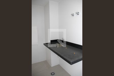 Apartamento à venda com 140m², 4 quartos e sem vaga Apartamento à venda com 140m², 4 quartos e sem vagaCozinha e Área de Serviço