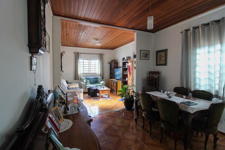 Casa à venda com 150m², 3 quartos e 2 vagas Casa à venda com 150m², 3 quartos e 2 vagasSala