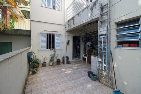 Casa à venda com 150m², 3 quartos e 2 vagas Casa à venda com 150m², 3 quartos e 2 vagasQuintal