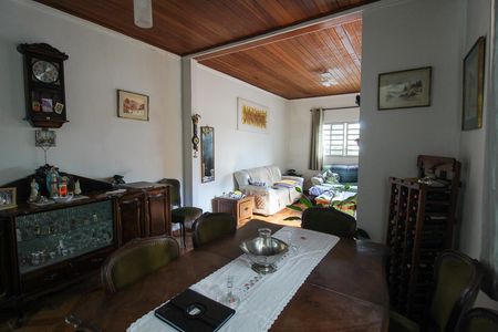 Casa à venda com 150m², 3 quartos e 2 vagas Casa à venda com 150m², 3 quartos e 2 vagasSala