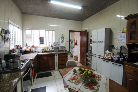 Casa à venda com 150m², 3 quartos e 2 vagas Casa à venda com 150m², 3 quartos e 2 vagasCozinha
