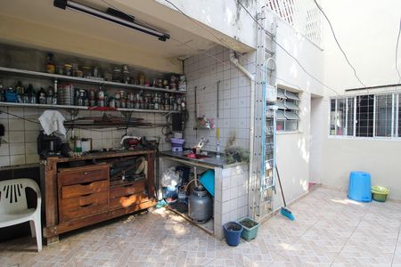 Casa à venda com 150m², 3 quartos e 2 vagas Casa à venda com 150m², 3 quartos e 2 vagasQuintal