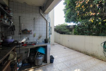 Casa à venda com 150m², 3 quartos e 2 vagas Casa à venda com 150m², 3 quartos e 2 vagasQuintal
