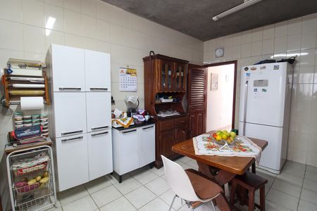 Casa à venda com 150m², 3 quartos e 2 vagas Casa à venda com 150m², 3 quartos e 2 vagasCozinha