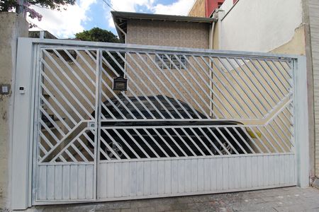 Casa à venda com 150m², 3 quartos e 2 vagas Casa à venda com 150m², 3 quartos e 2 vagasFachada