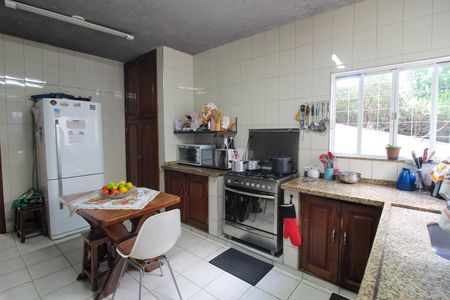Casa à venda com 150m², 3 quartos e 2 vagas Casa à venda com 150m², 3 quartos e 2 vagasCozinha