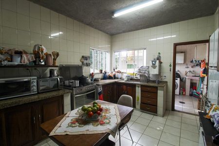 Casa à venda com 150m², 3 quartos e 2 vagas Casa à venda com 150m², 3 quartos e 2 vagasCozinha