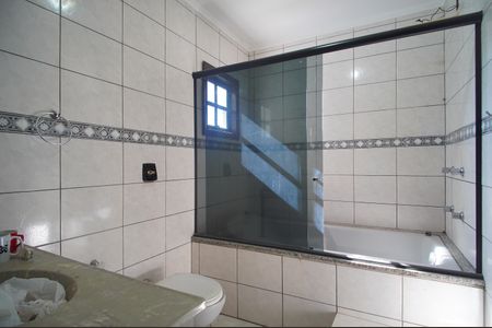 Casa para alugar com 350m², 4 quartos e 3 vagasBanheiro da Suíte