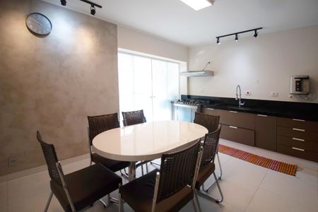 Apartamento à venda com 106m², 2 quartos e 1 vaga