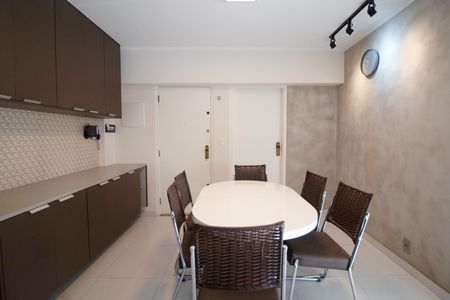 Apartamento à venda com 106m², 2 quartos e 1 vaga