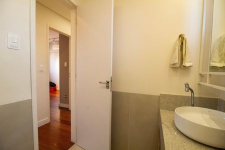 Apartamento à venda com 274m², 3 quartos e 2 vagas Apartamento à venda com 274m², 3 quartos e 2 vagasBanheiro Social