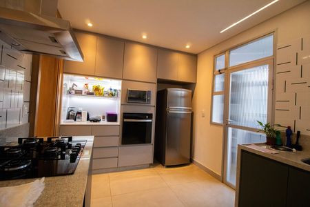 Apartamento à venda com 274m², 3 quartos e 2 vagas Apartamento à venda com 274m², 3 quartos e 2 vagasCozinha