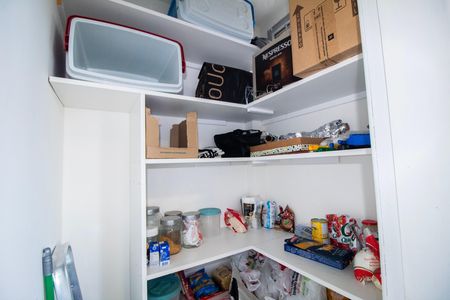 Apartamento à venda com 274m², 3 quartos e 2 vagas Apartamento à venda com 274m², 3 quartos e 2 vagasCozinha - Despensa