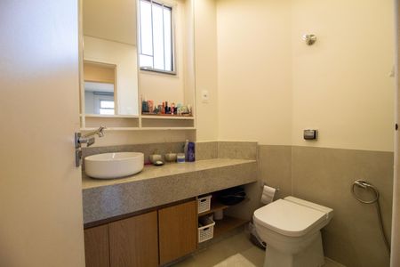 Apartamento à venda com 274m², 3 quartos e 2 vagas Apartamento à venda com 274m², 3 quartos e 2 vagasBanheiro Social