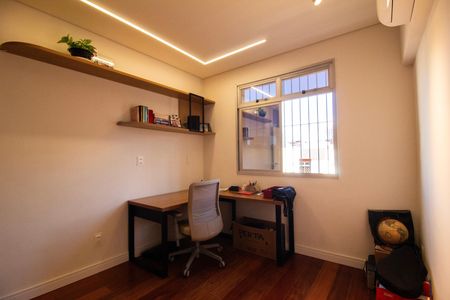 Apartamento à venda com 274m², 3 quartos e 2 vagas Apartamento à venda com 274m², 3 quartos e 2 vagasQuarto 02