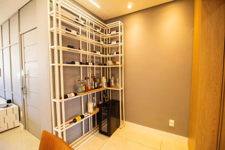Apartamento à venda com 274m², 3 quartos e 2 vagas Apartamento à venda com 274m², 3 quartos e 2 vagasSala de Jantar