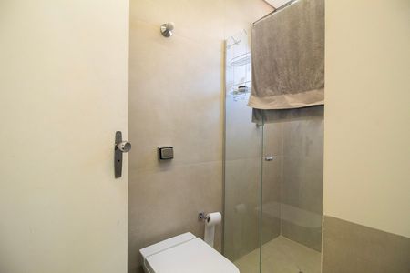Apartamento à venda com 274m², 3 quartos e 2 vagas Apartamento à venda com 274m², 3 quartos e 2 vagasBanheiro da Suite