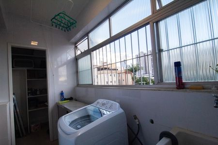 Apartamento à venda com 274m², 3 quartos e 2 vagas Apartamento à venda com 274m², 3 quartos e 2 vagasÁrea de Serviço