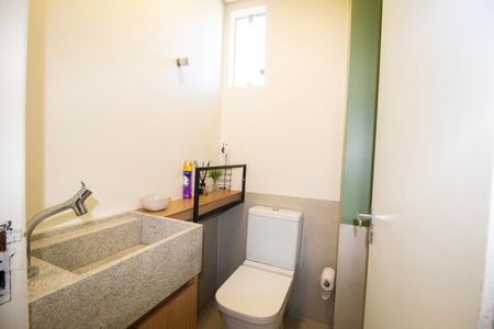 Apartamento à venda com 274m², 3 quartos e 2 vagas Apartamento à venda com 274m², 3 quartos e 2 vagasLavabo