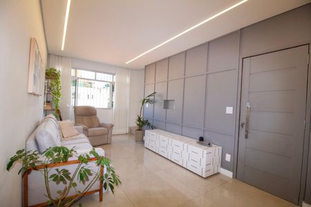 Apartamento à venda com 274m², 3 quartos e 2 vagas Apartamento à venda com 274m², 3 quartos e 2 vagasSala de Estar