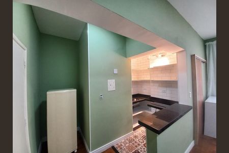 Cozinha de kitnet/studio para alugar com 1 quarto, 29m² em República, São Paulo