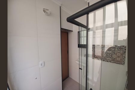 Banheiro de kitnet/studio para alugar com 1 quarto, 29m² em República, São Paulo