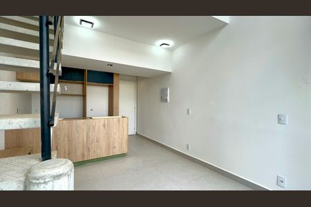 Sala de kitnet/studio para alugar com 1 quarto, 39m² em Sumarezinho, São Paulo