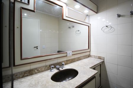 Apartamento para alugar com 100m², 3 quartos e 2 vagas Apartamento para alugar com 100m², 3 quartos e 2 vagasBanheiro