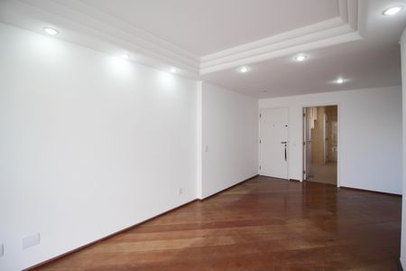 Sala de apartamento para alugar com 3 quartos, 100m² em Indianópolis, São Paulo