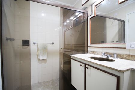 Apartamento para alugar com 100m², 3 quartos e 2 vagas Apartamento para alugar com 100m², 3 quartos e 2 vagasBanheiro
