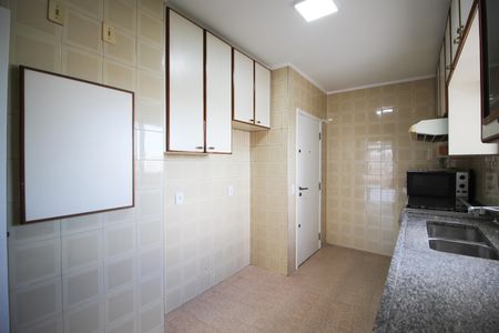 Apartamento para alugar com 100m², 3 quartos e 2 vagas Apartamento para alugar com 100m², 3 quartos e 2 vagasCozinha