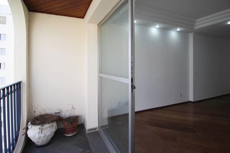 Varanda de apartamento para alugar com 3 quartos, 100m² em Indianópolis, São Paulo